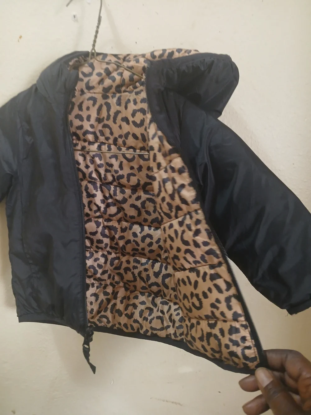 N/A stylish black